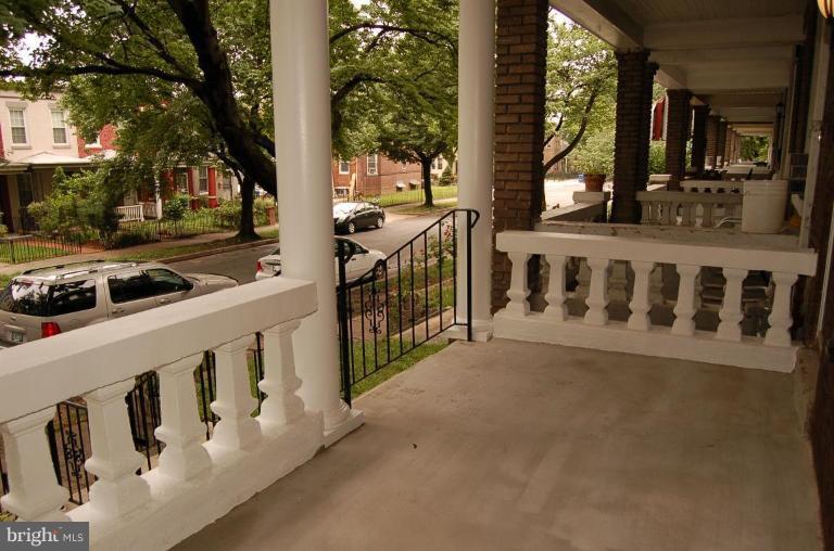 818 L Street Northeast Washington, DC 20002 - Photo 4 of 19 Porch
