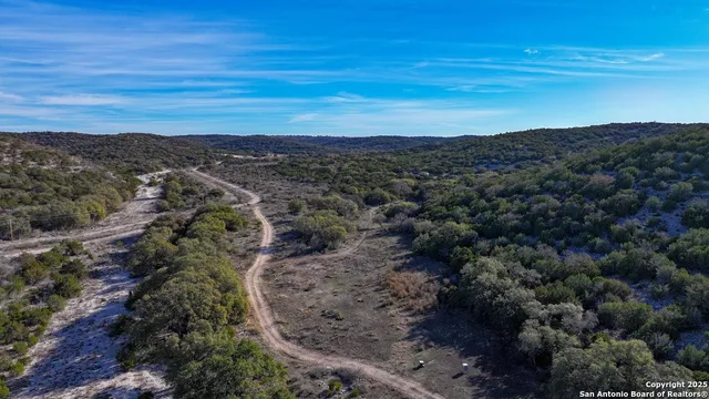 $654,000 | 2733 Private Road 4560, Rocksprings, TX 78880
