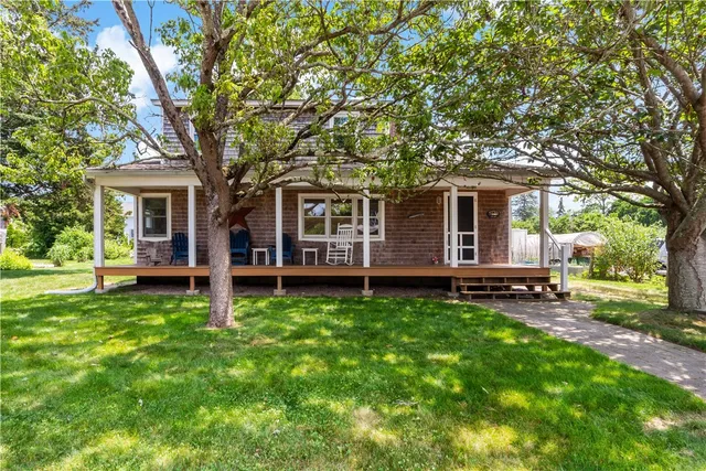 $2,500 | 39 Salt Pond Way, Westerly, RI 02891