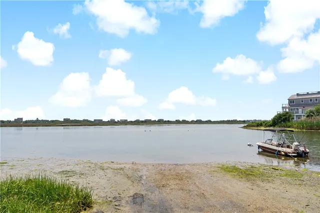 $2,500 | 39 Salt Pond Way, Westerly, RI 02891