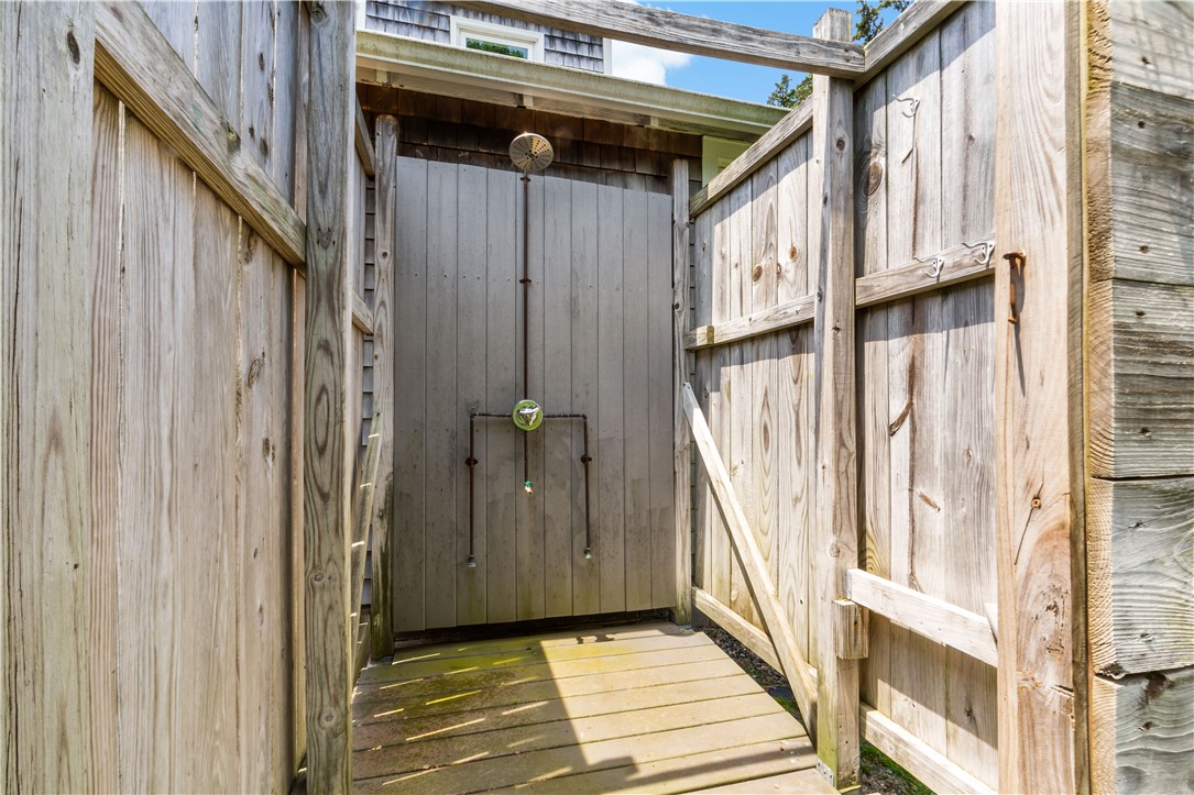 39 Salt Pond Way Westerly, RI 02891 - Photo 6 of 28