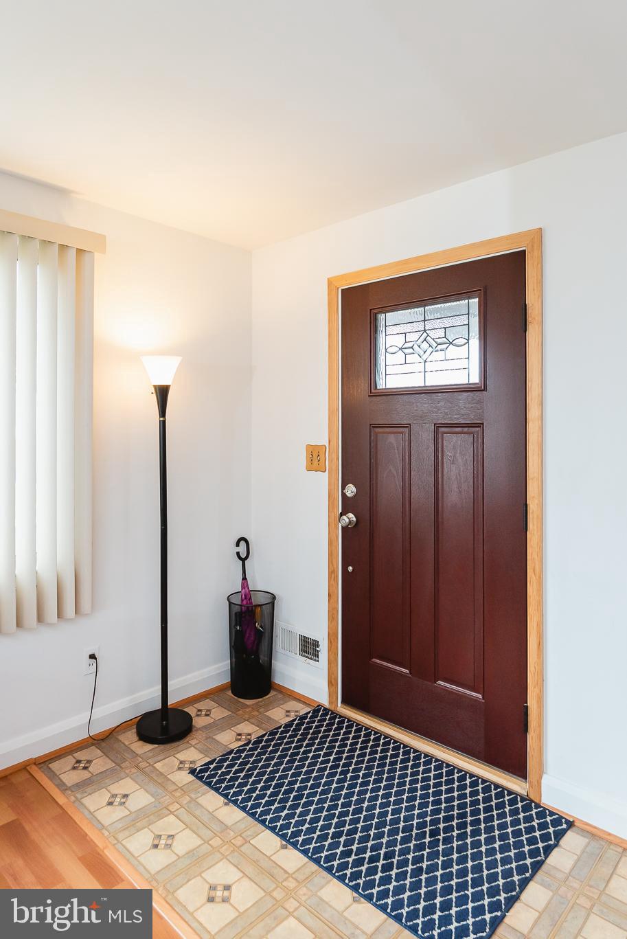 1831 Ellinwood Road Baltimore, MD 21237 - Photo 3 of 43 Foyer