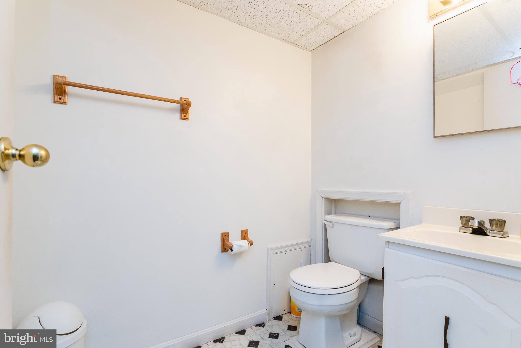 1831 Ellinwood Road Baltimore, MD 21237 - Photo 38 of 43 Bath Lower