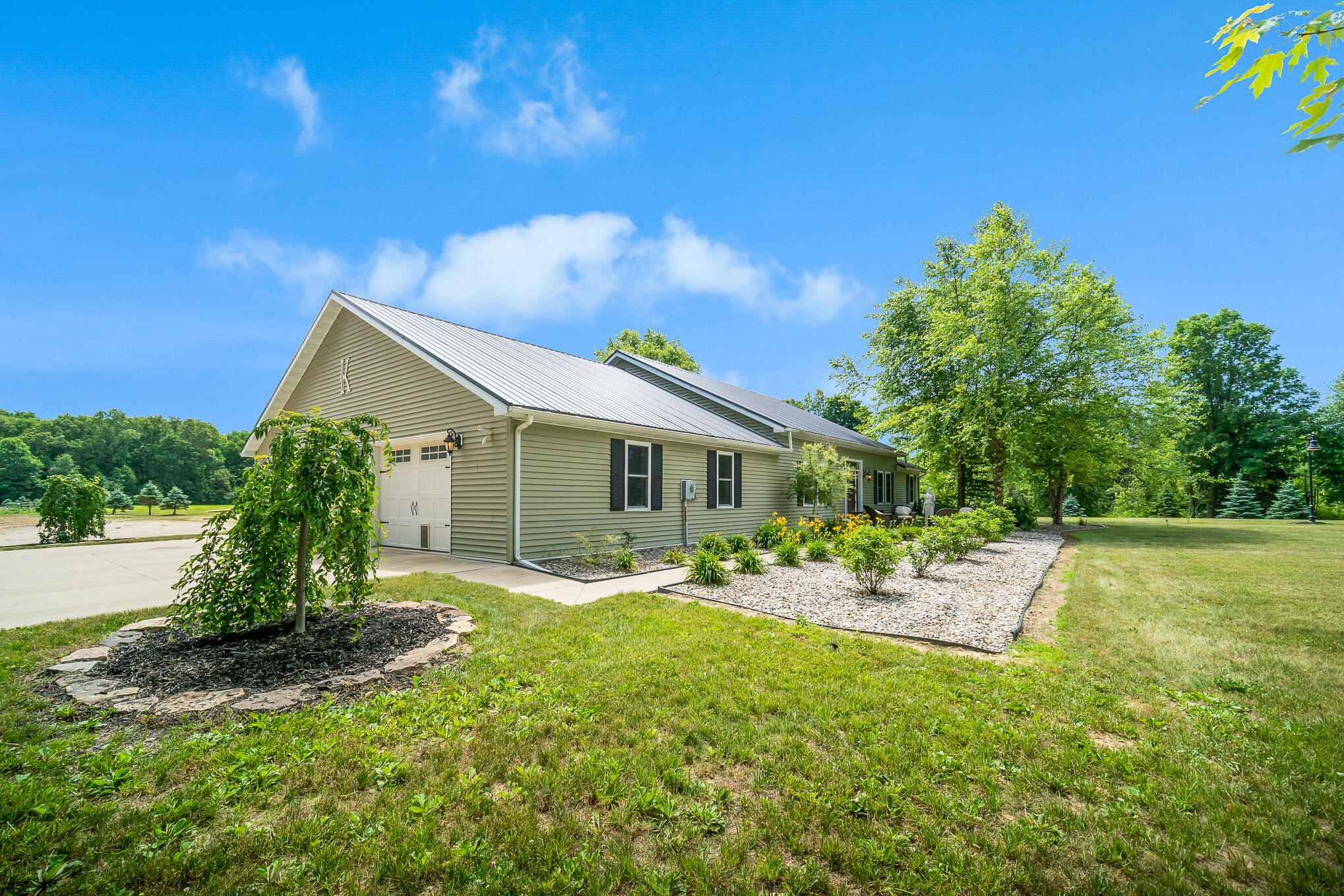 1001 Kelley Road Montgomery, MI 49255 - Photo 2 of 43 SBP__44