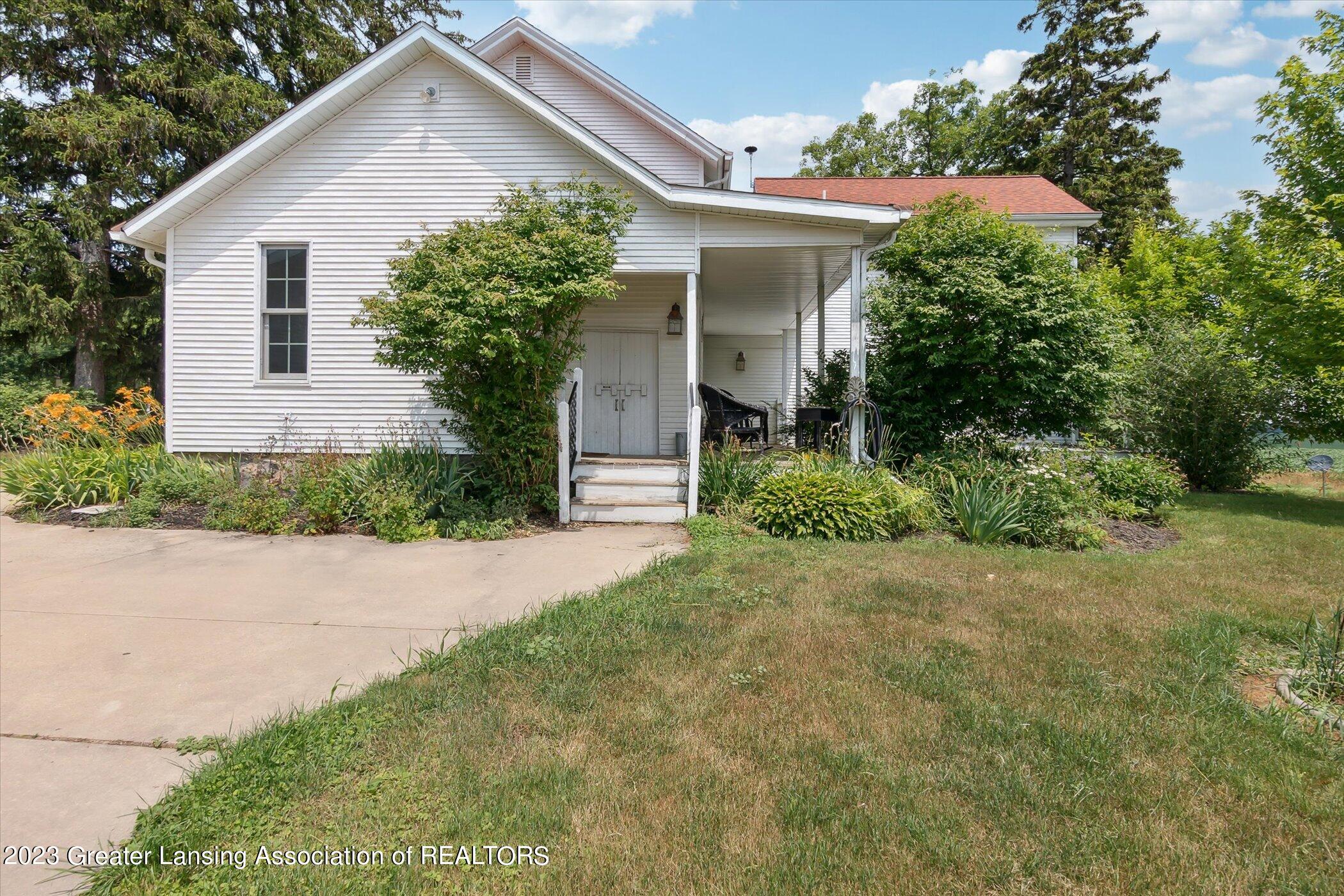 3390 East Howe Road Dewitt, MI 48820 - Photo 40 of 54 45-3390-E-Howe-Rd-DeWitt-MI-48820-Window