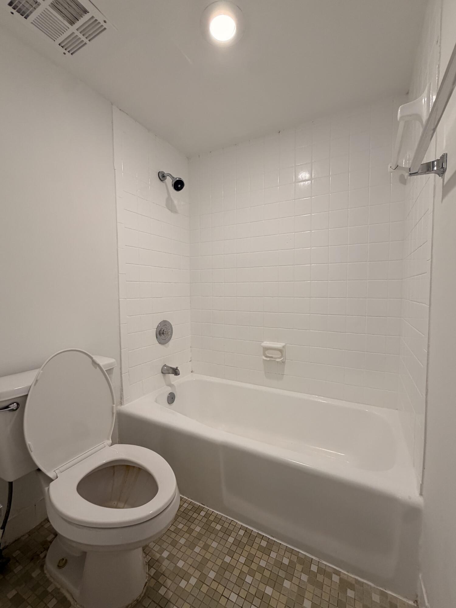 618 Northwest 13th Street, Unit 110 Boca Raton, FL 33486 - Photo 16 of 21 IMG_1800