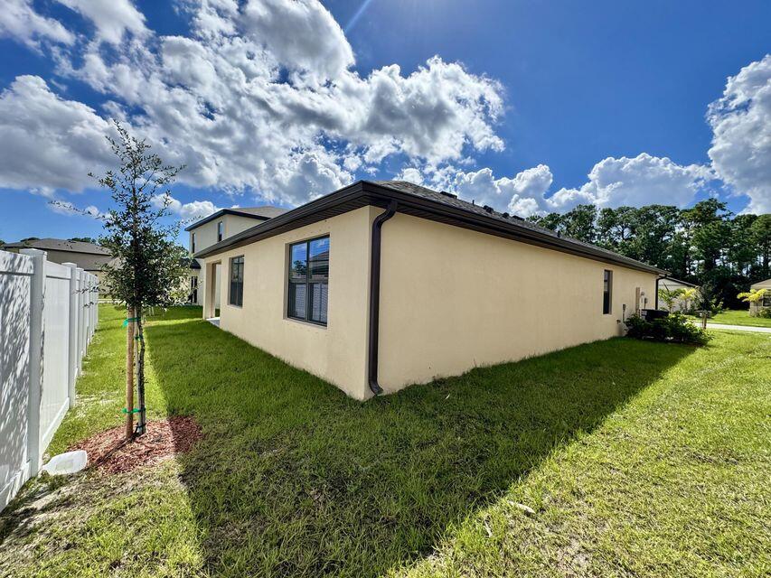 490 Seaspray Drive Fort Pierce, FL 34945 - Photo 21 of 21 Backyard