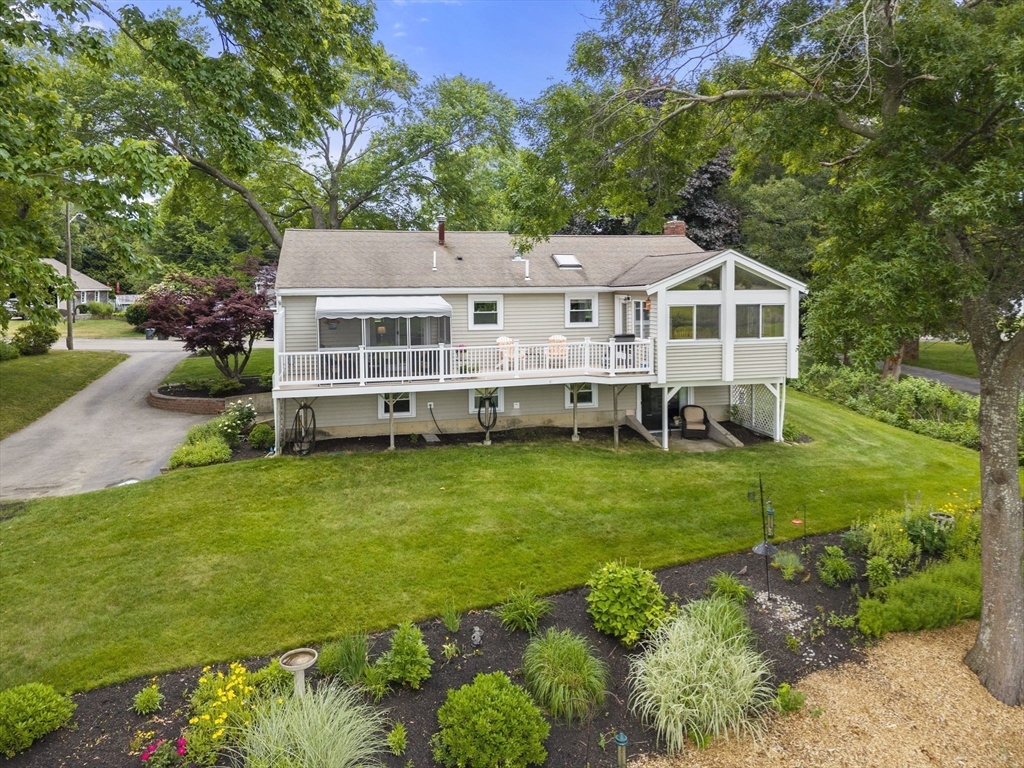 18 Liberty Road Marshfield, MA 02050 - Photo 2 of 33