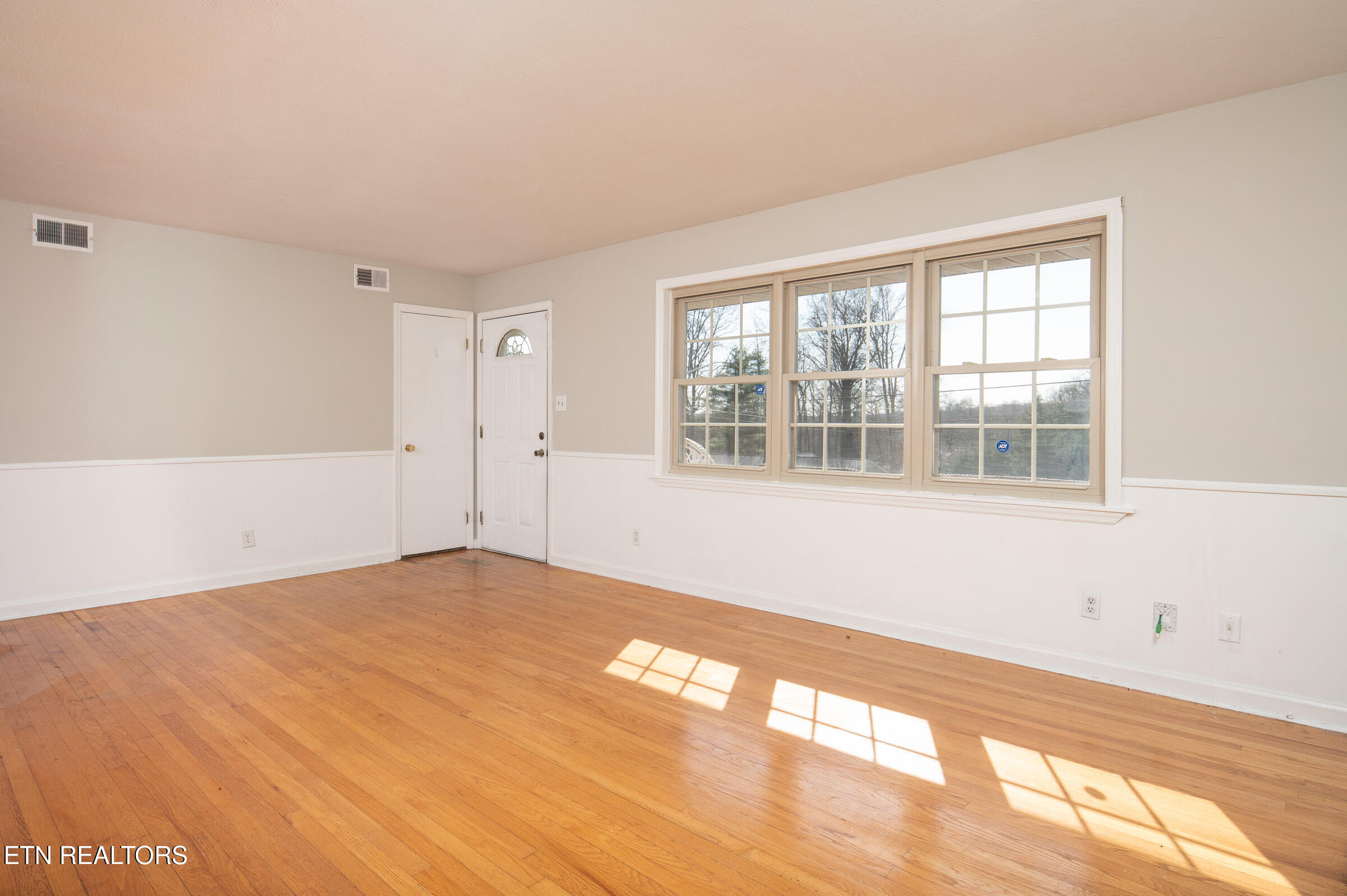 2405 Monterey Road Knoxville, TN 37912 - Photo 21 of 26 JBP_Monterey2405_2400px-26