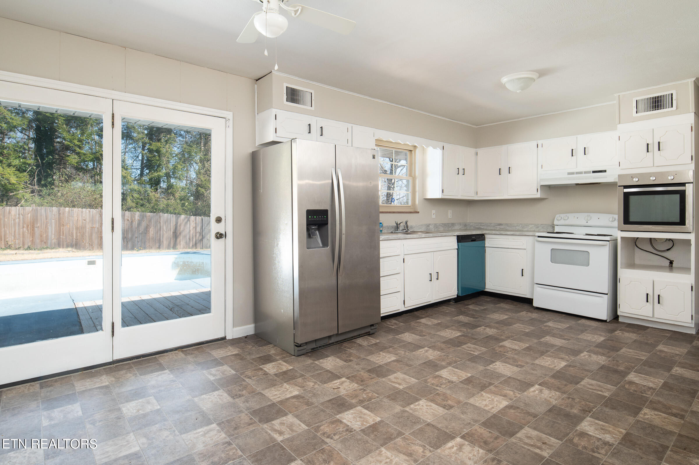 2405 Monterey Road Knoxville, TN 37912 - Photo 5 of 26 JBP_Monterey2405_2400px-5