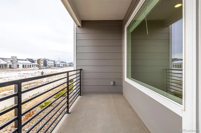 a view of entryway and gallery