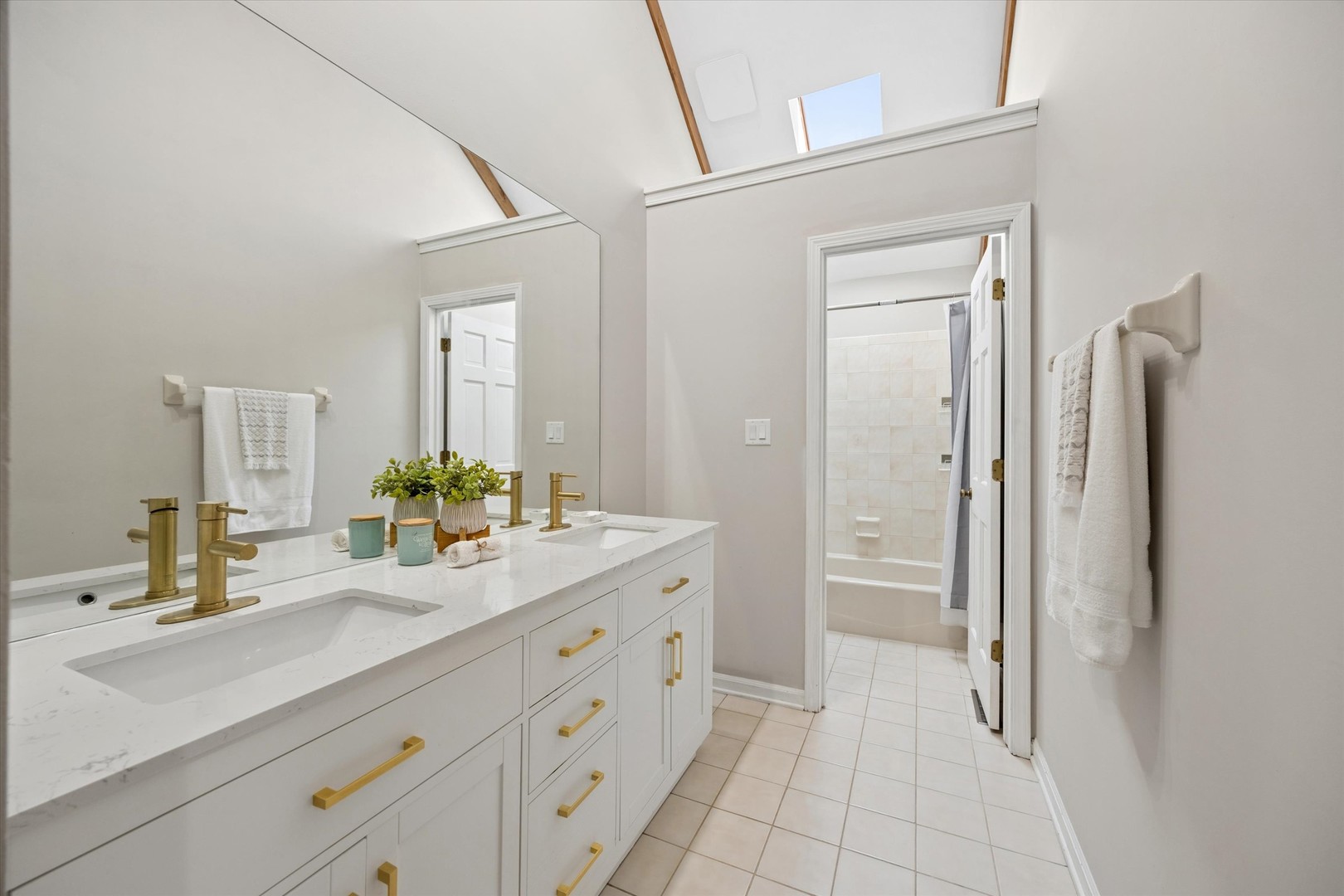 1524 Oswego Road Naperville, IL 60540 - Photo 27 of 55