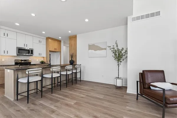 $604,950 | 22596 West 93rd Street, Lenexa, KS 66227