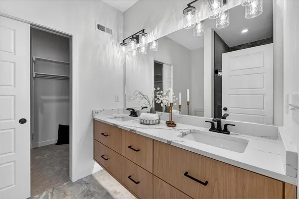 $604,950 | 22596 West 93rd Street, Lenexa, KS 66227