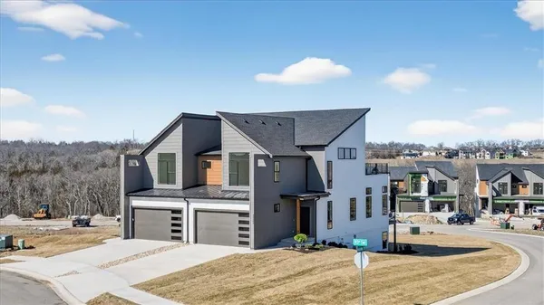 $604,950 | 22596 West 93rd Street, Lenexa, KS 66227