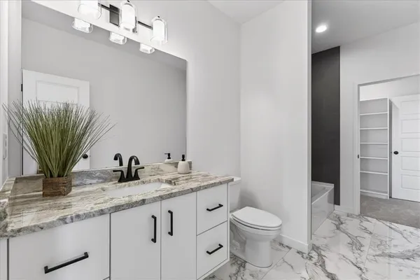 $604,950 | 22596 West 93rd Street, Lenexa, KS 66227