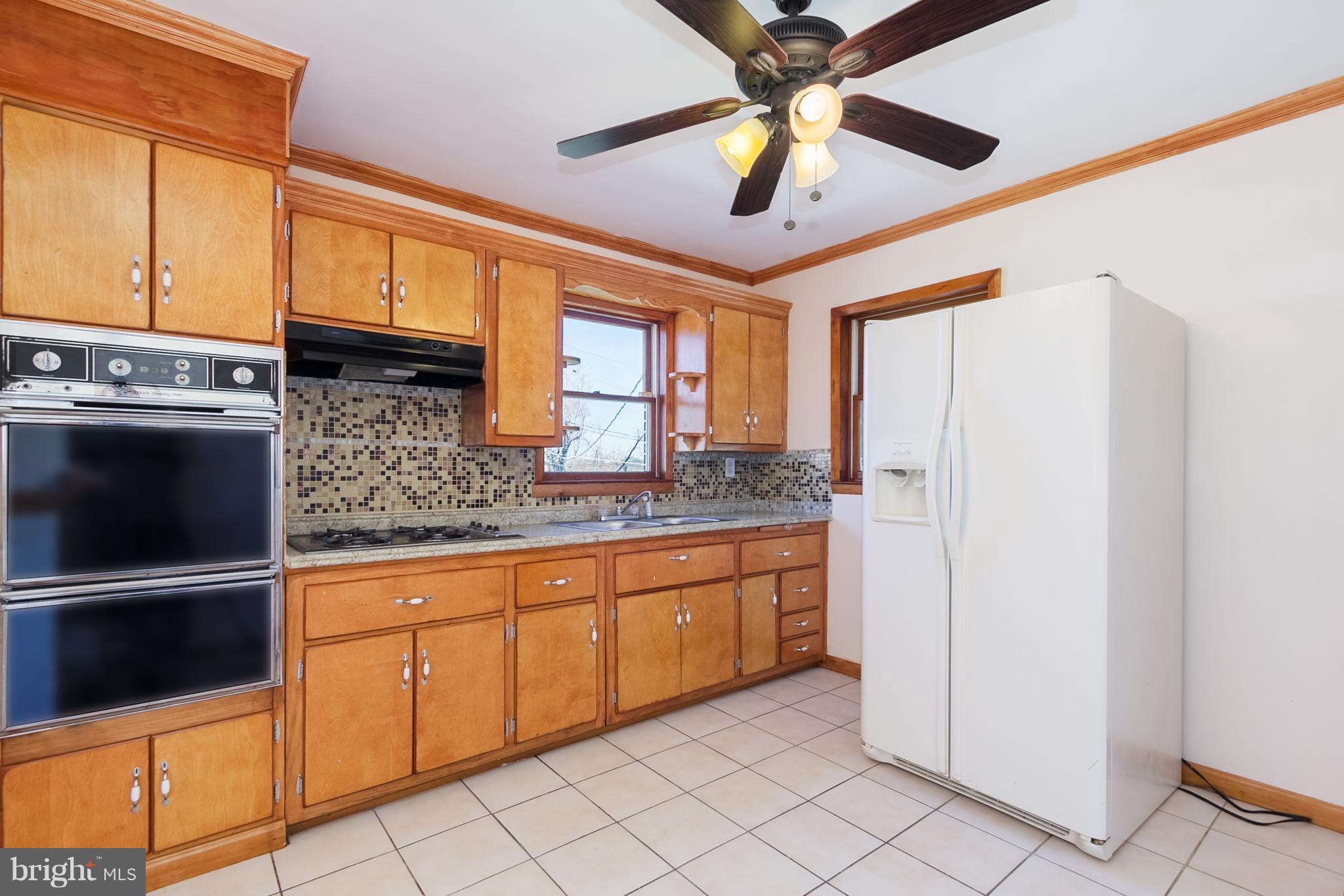 8113 Sagramore Road Baltimore, MD 21237 - Photo 11 of 27 Kitchen