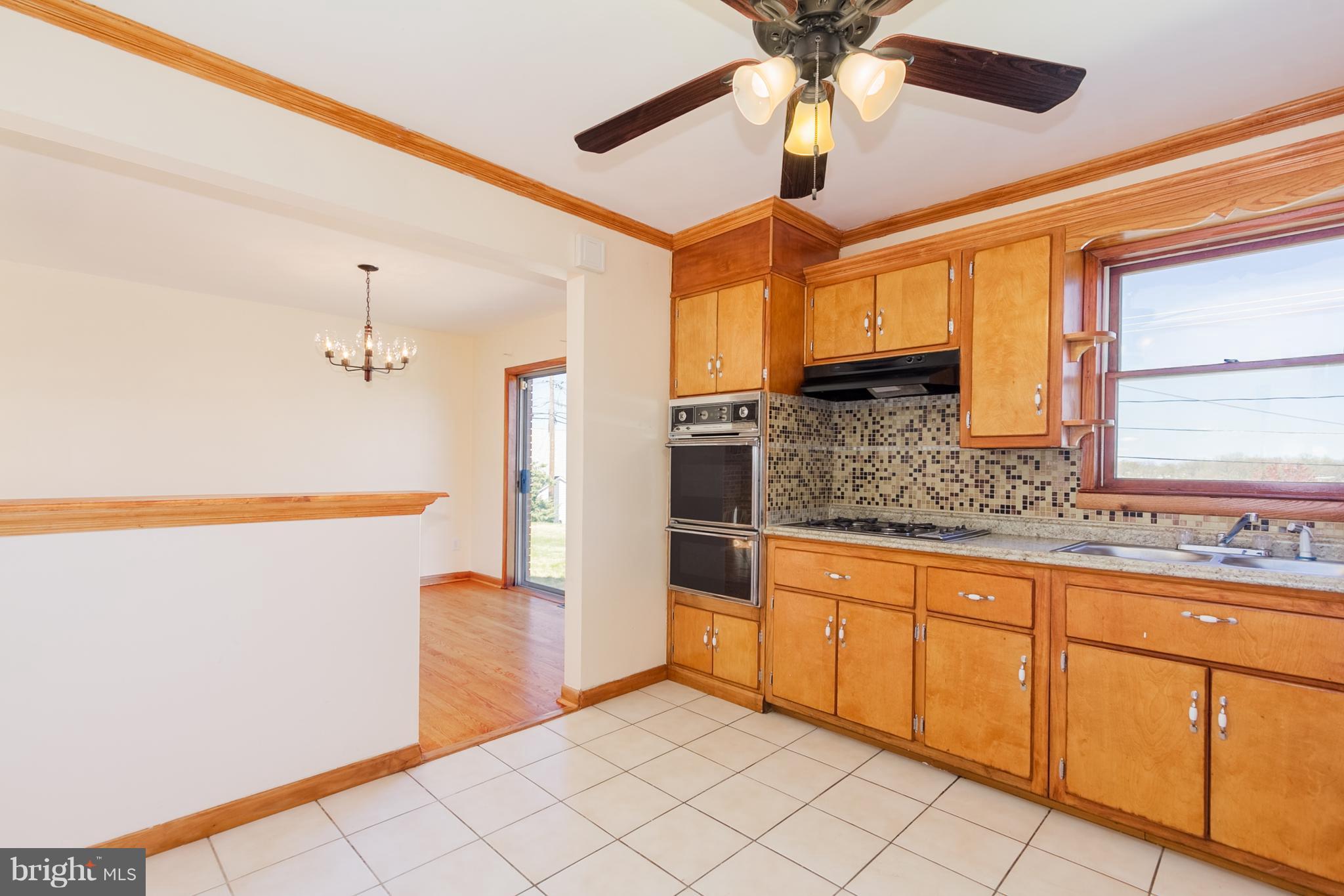 8113 Sagramore Road Baltimore, MD 21237 - Photo 12 of 27 Kitchen
