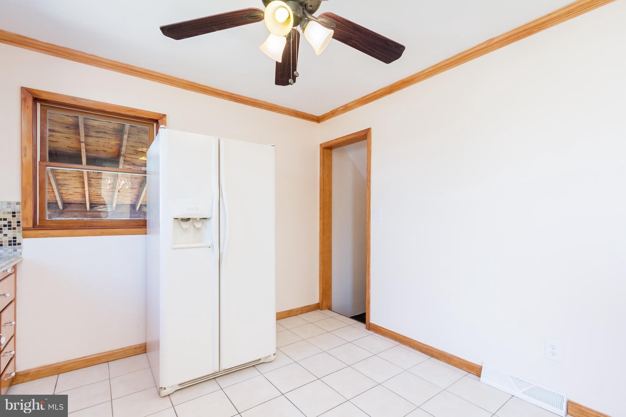 8113 Sagramore Road Baltimore, MD 21237 - Photo 13 of 27 Kitchen