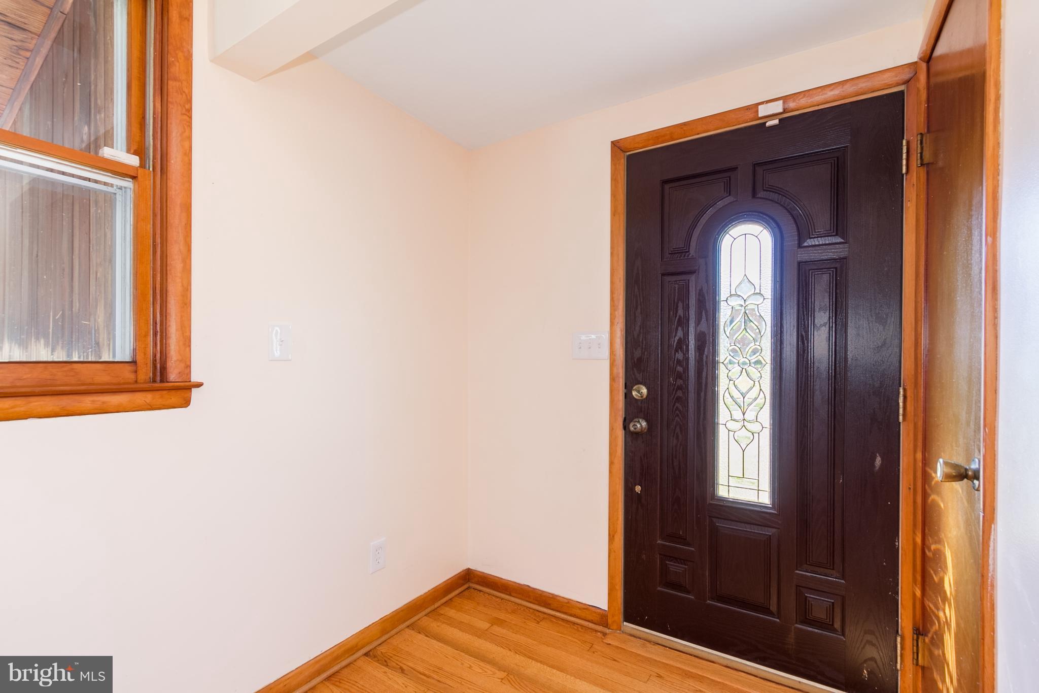 8113 Sagramore Road Baltimore, MD 21237 - Photo 4 of 27 Interior (General)