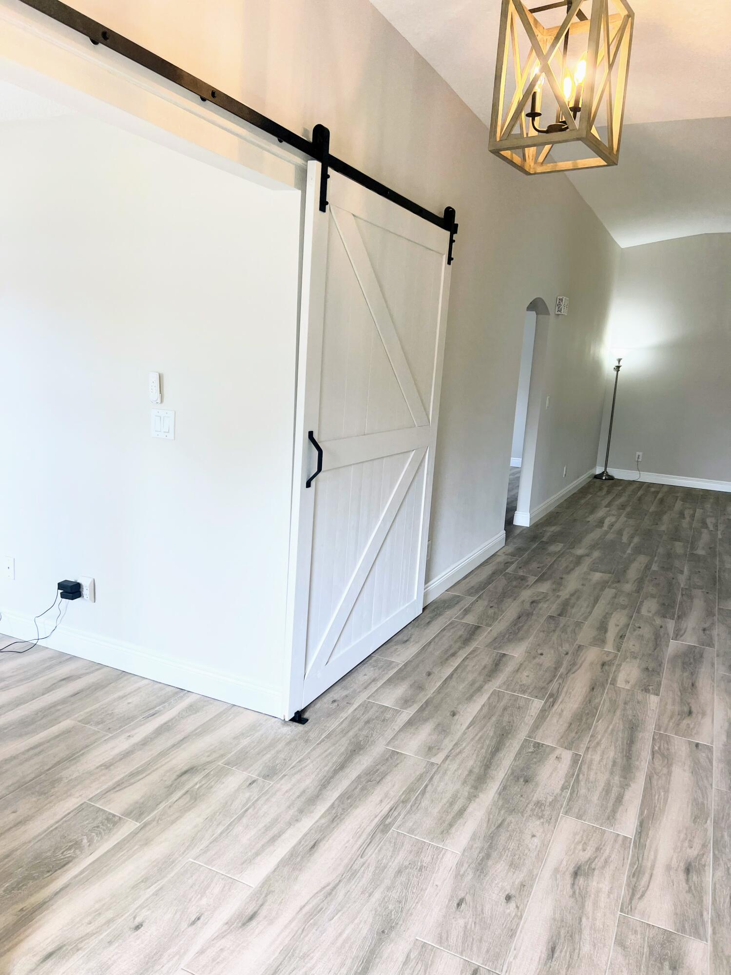 600 Benton Drive Melbourne, FL 32901 - Photo 4 of 33 a view of an empty room