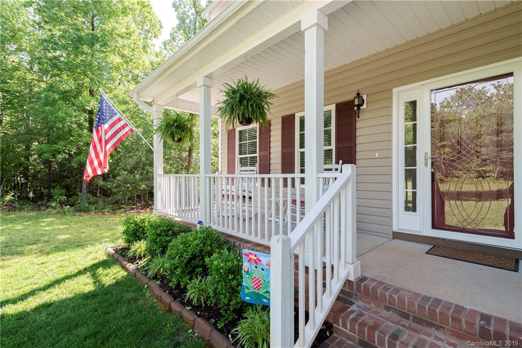 433 Matthews Road Pilot Mountain, NC 27041 - Photo 2 of 32 Gallery Image 2