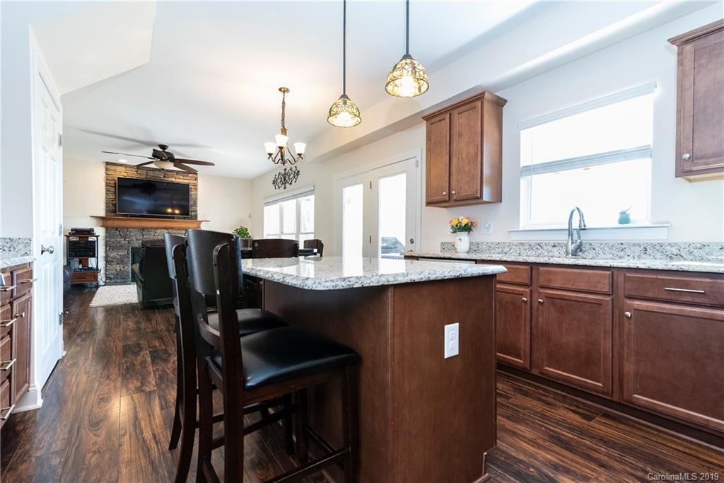 433 Matthews Road Pilot Mountain, NC 27041 - Photo 10 of 32 Gallery Image 10