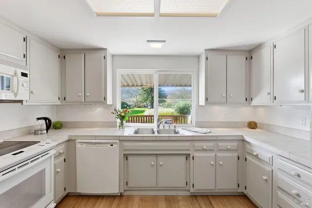 $899,000 | 8891 Oakmont Drive, Santa Rosa, CA 95409