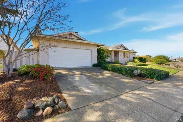 $899,000 | 8891 Oakmont Drive, Santa Rosa, CA 95409