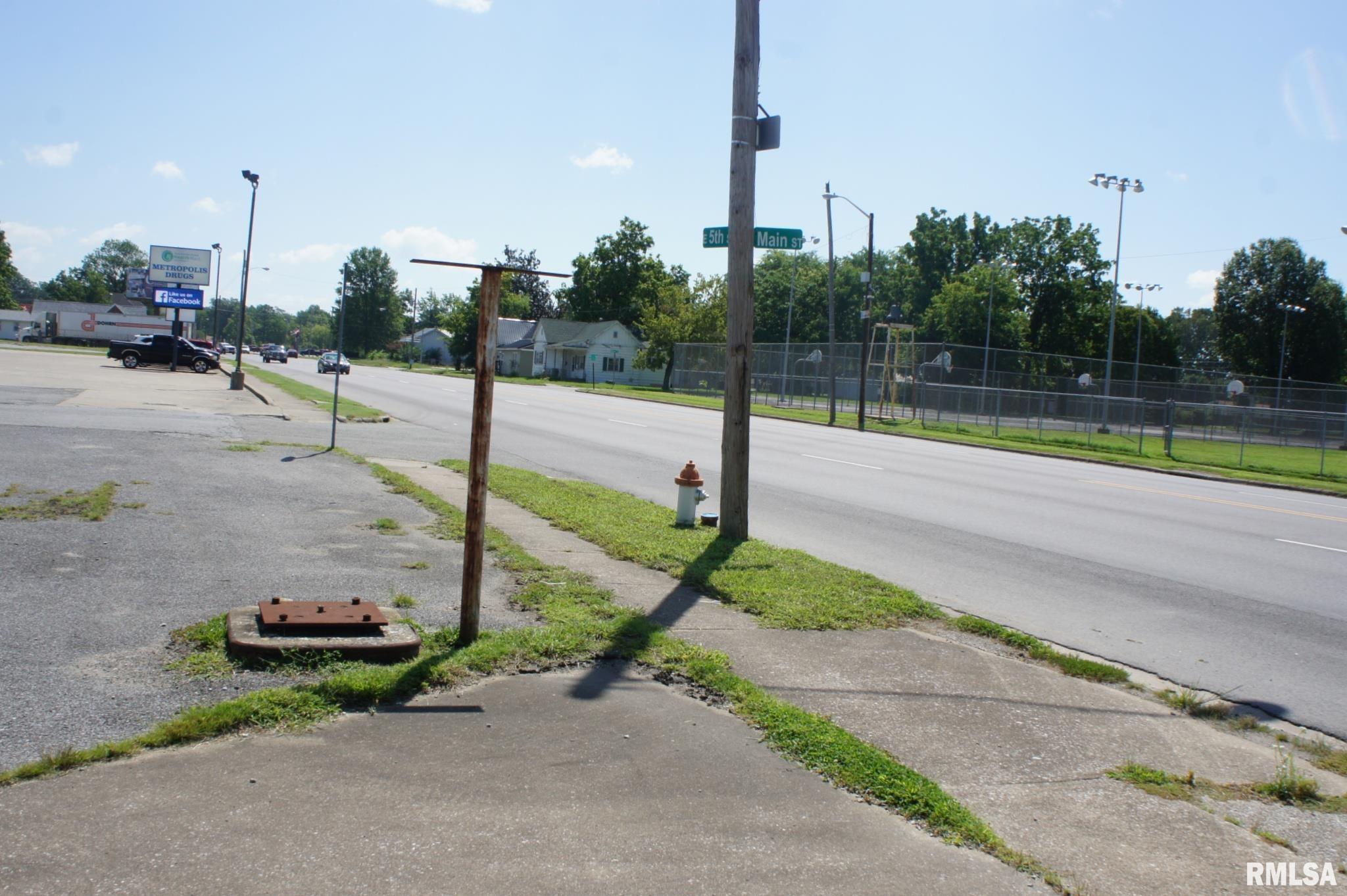 911 East 5th Street Metropolis, IL 62960 - Photo 8 of 9