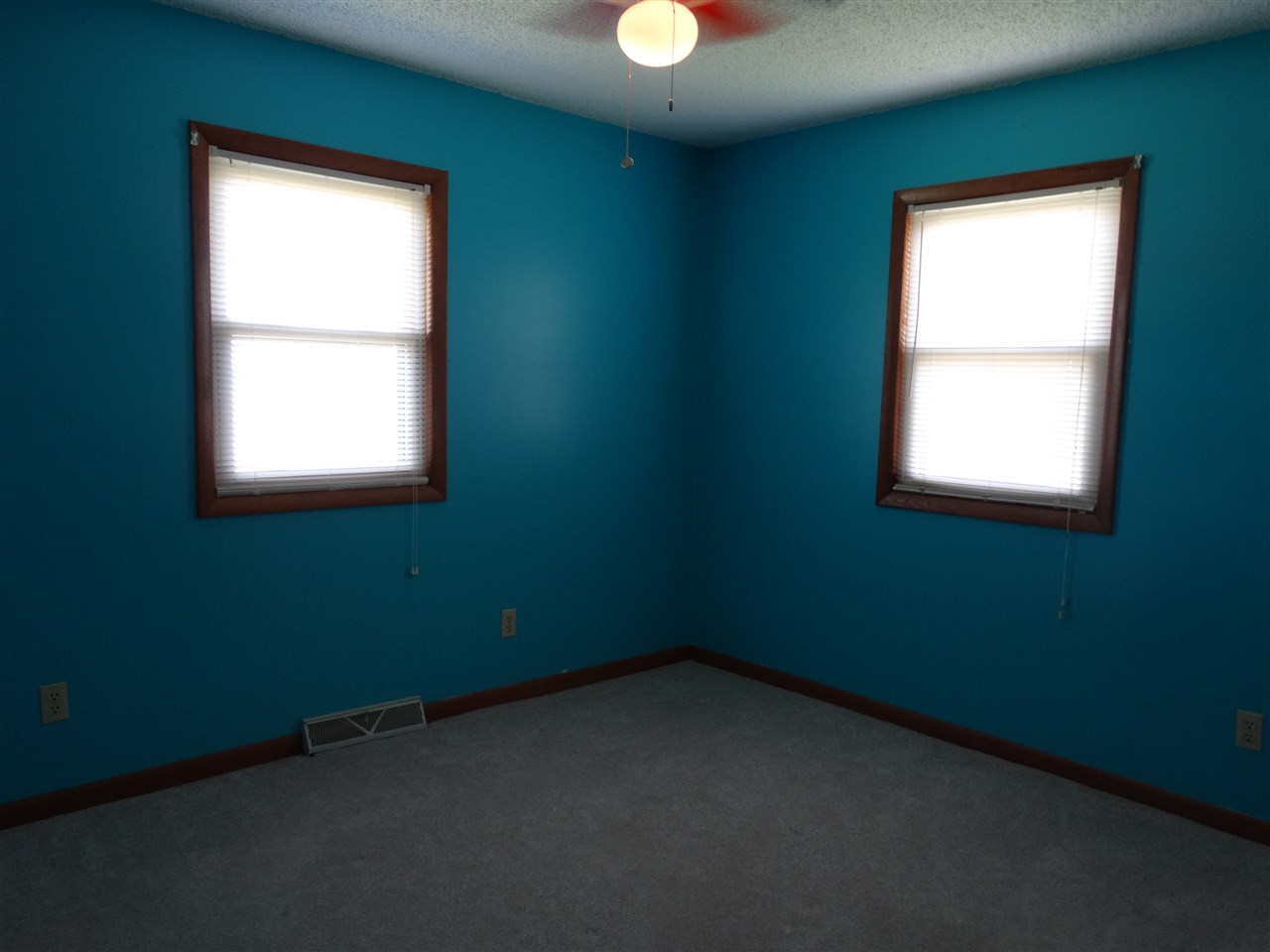 4401 Johnson Road Mount Vernon, IN 47620 - Photo 15 of 28 Gallery Image 15