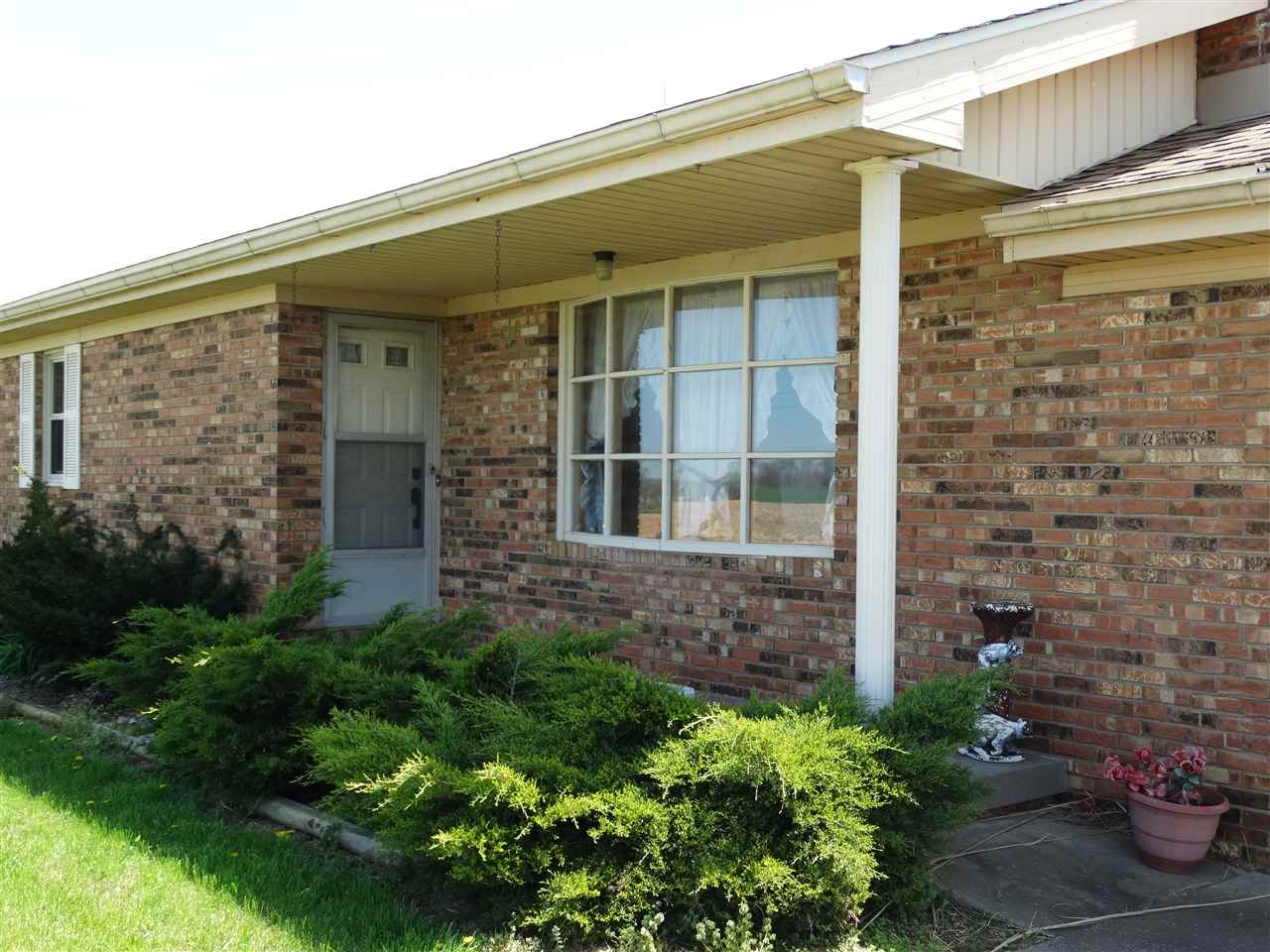 4401 Johnson Road Mount Vernon, IN 47620 - Photo 4 of 28 Gallery Image 4