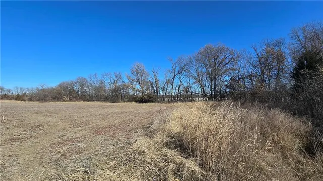 $340,000 | 34918 East Colbern Road, Lone Jack, MO 64070