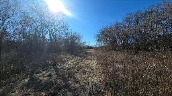 $325,000 | 34914 East Colbern Road, Lone Jack, MO 64070