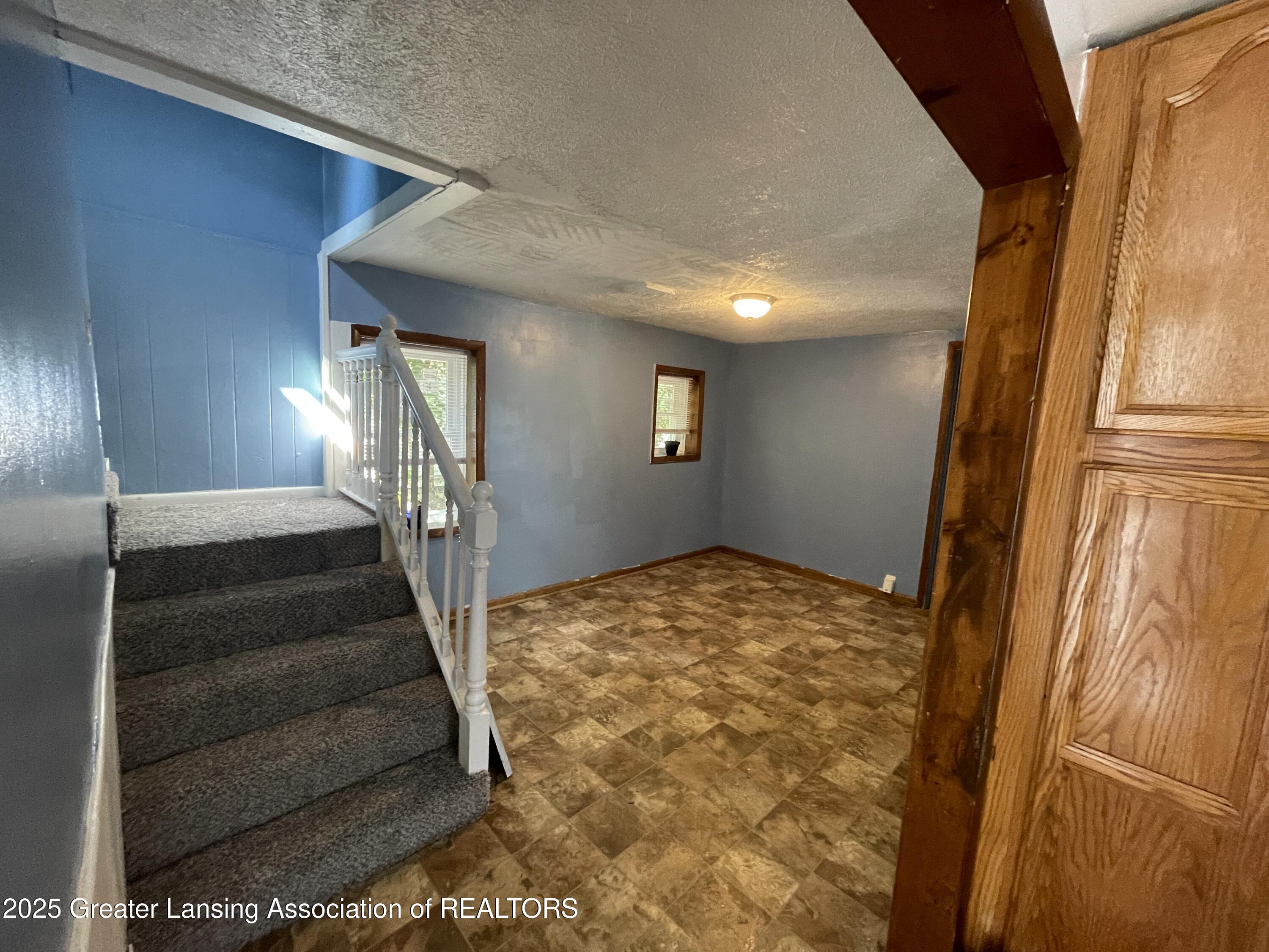 5100 Wexford Road Lansing, MI 48911 - Photo 4 of 21 20250919_161648019_iOS