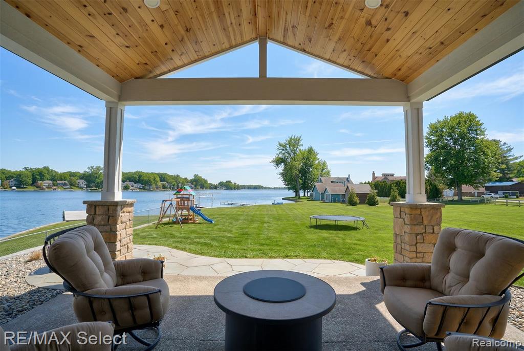 2208 Grove Park Road Fenton, MI 48430 - Photo 17 of 73