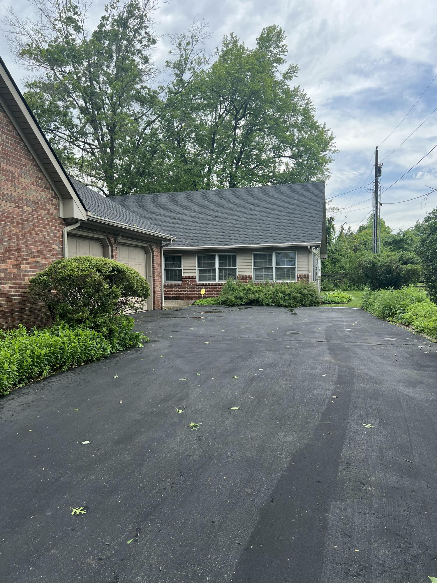 222 Peachbloom Hill Road Berea, KY 40403 - Photo 4 of 32 IMG_20250516_234649