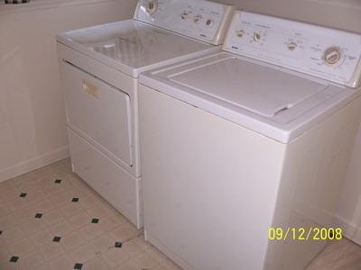 1111 Liberty Road Northeast Roanoke, VA 24012 - Photo 5 of 9 LAUNDRY