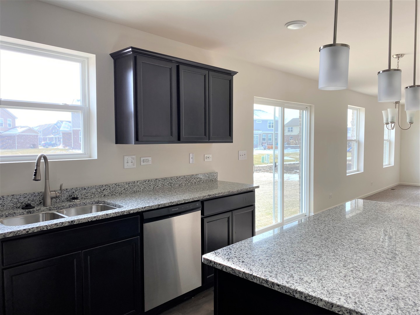2025 Rownham Hill Road New Lenox, IL 60451 - Photo 8 of 25
