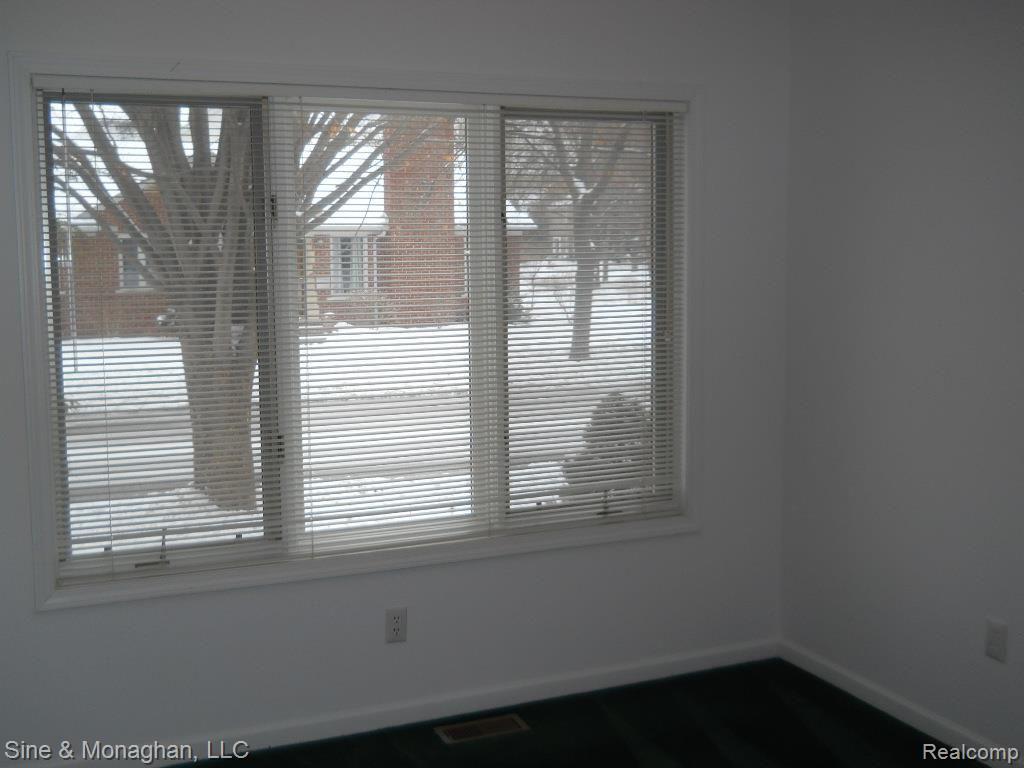 1389 Harvard Road Grosse Pointe, MI 48230 - Photo 17 of 22 DSCN0399.jpg