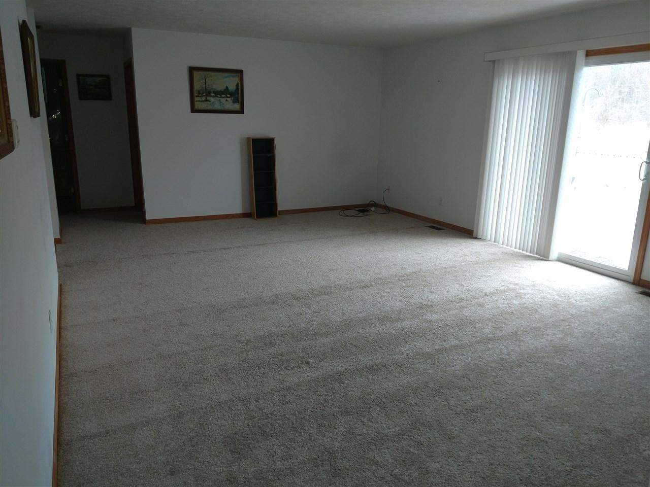 9241 Peet Road Chesaning, MI 48616 - Photo 10 of 23 21437071-9.JPG