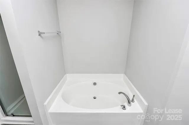 $1,800 | 2138 Winthrop Chase Drive, Charlotte, NC 28212