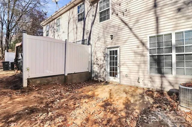 $1,800 | 2138 Winthrop Chase Drive, Charlotte, NC 28212