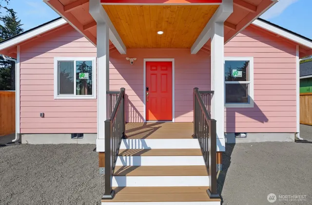 $249,999 | 714 North Third Street, Westport, WA 98595