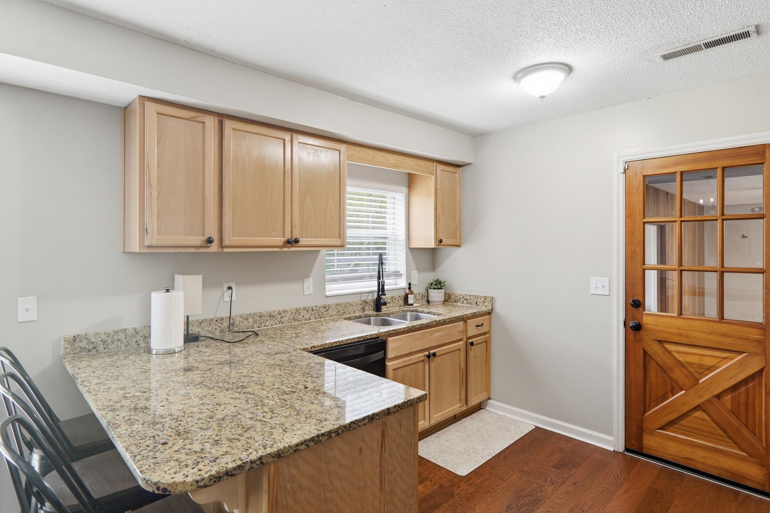 1237 Redeemer Drive Hanahan, SC 29410 - Photo 12 of 49