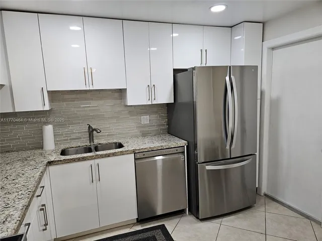 $1,600 | 330 Southeast 2nd Street, Unit 504G, Hallandale Beach, FL 33009