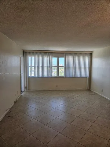 $1,600 | 330 Southeast 2nd Street, Unit 504G, Hallandale Beach, FL 33009
