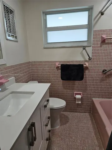 $1,600 | 330 Southeast 2nd Street, Unit 504G, Hallandale Beach, FL 33009