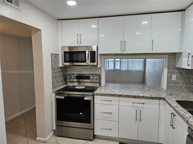 $1,600 | 330 Southeast 2nd Street, Unit 504G, Hallandale Beach, FL 33009