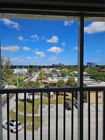 $1,600 | 330 Southeast 2nd Street, Unit 504G, Hallandale Beach, FL 33009